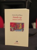 Amena presentación de Hands up! de Antonio Bernal Blanco, en San Pedro de Alcántara